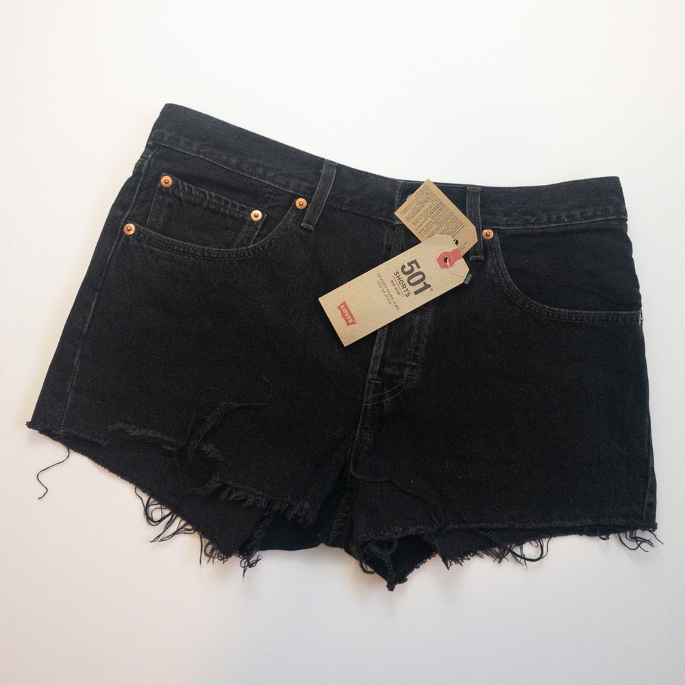 NWT Women’s Black Levi’s 501 Shorts